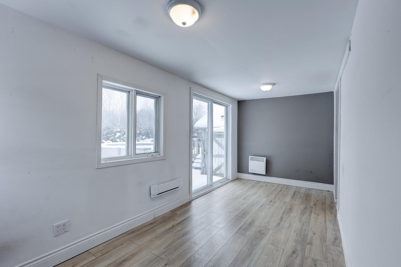 Chambre à coucher principale - 590 Rue Racine, Farnham, QC - Indoor Photo Showing Other Room