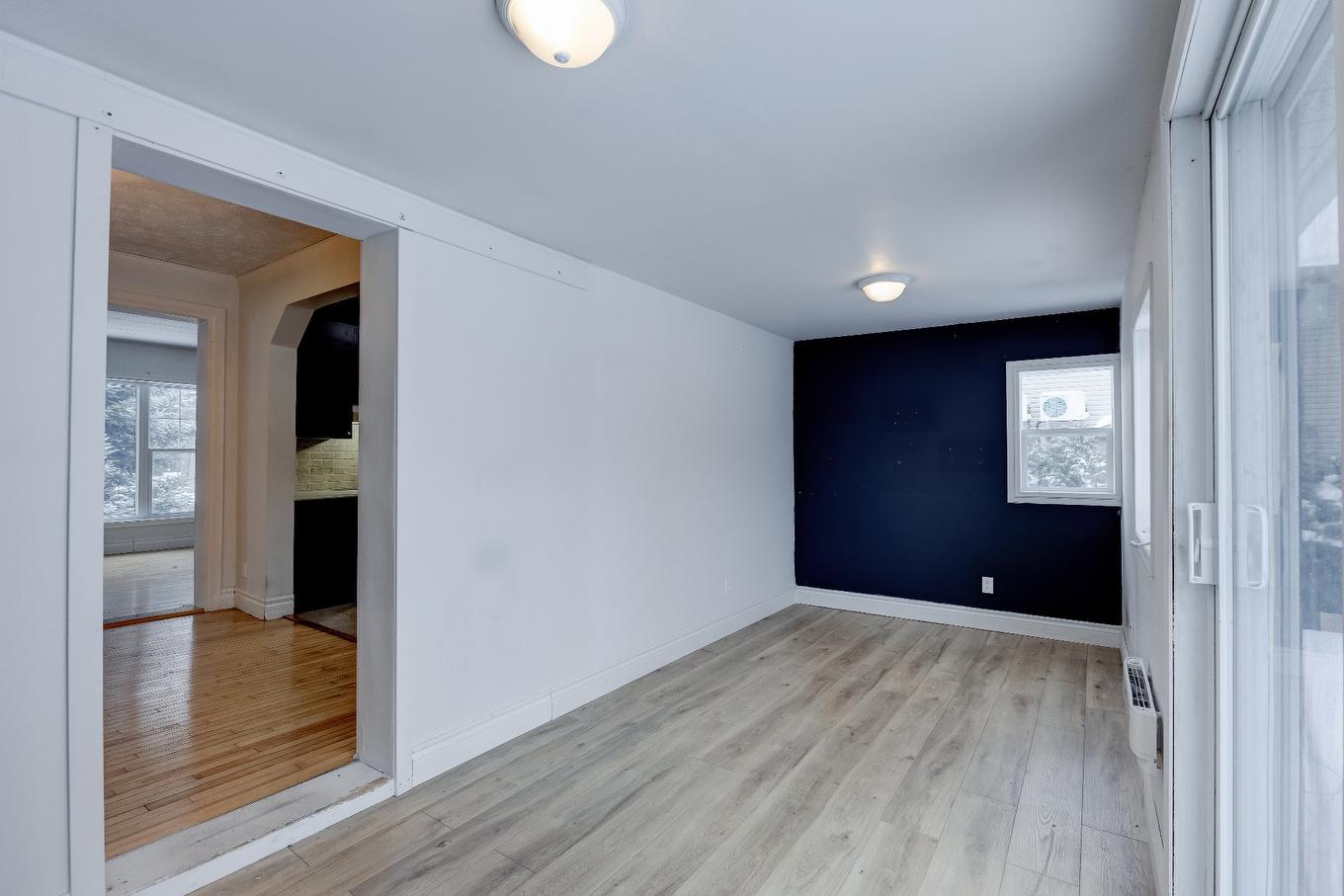 Chambre à coucher - 590 Rue Racine, Farnham, QC - Indoor Photo Showing Other Room