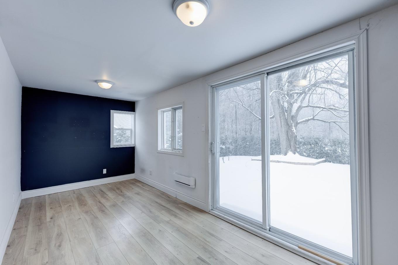 Chambre à coucher - 590 Rue Racine, Farnham, QC - Indoor Photo Showing Other Room