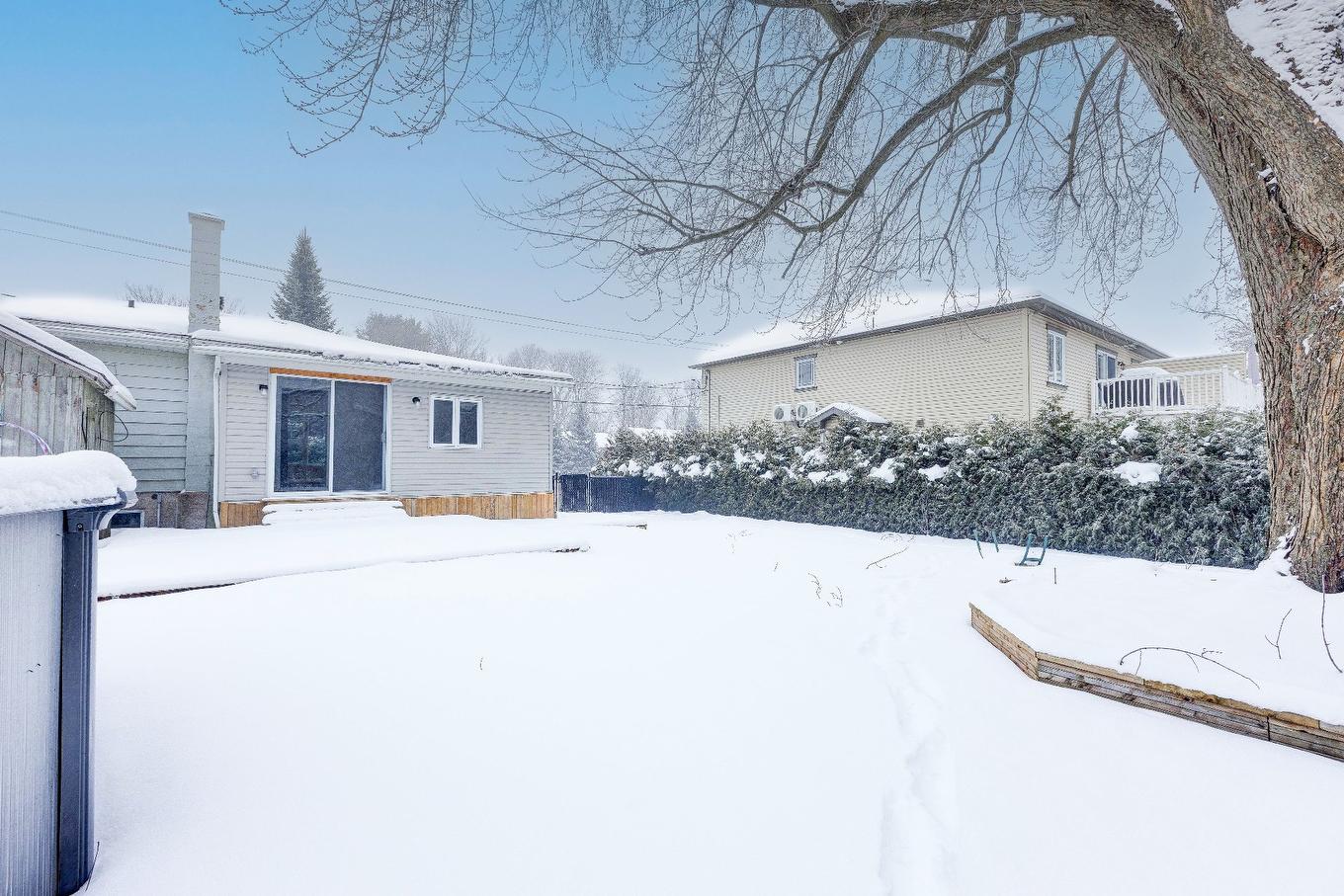 Face arrière - 590 Rue Racine, Farnham, QC - Outdoor