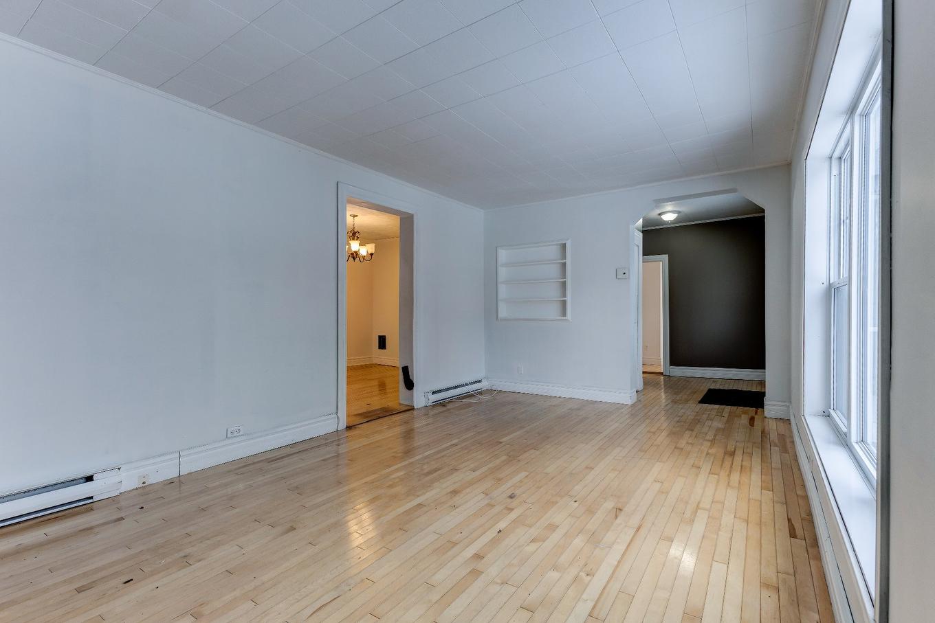 Salon - 590 Rue Racine, Farnham, QC - Indoor Photo Showing Other Room