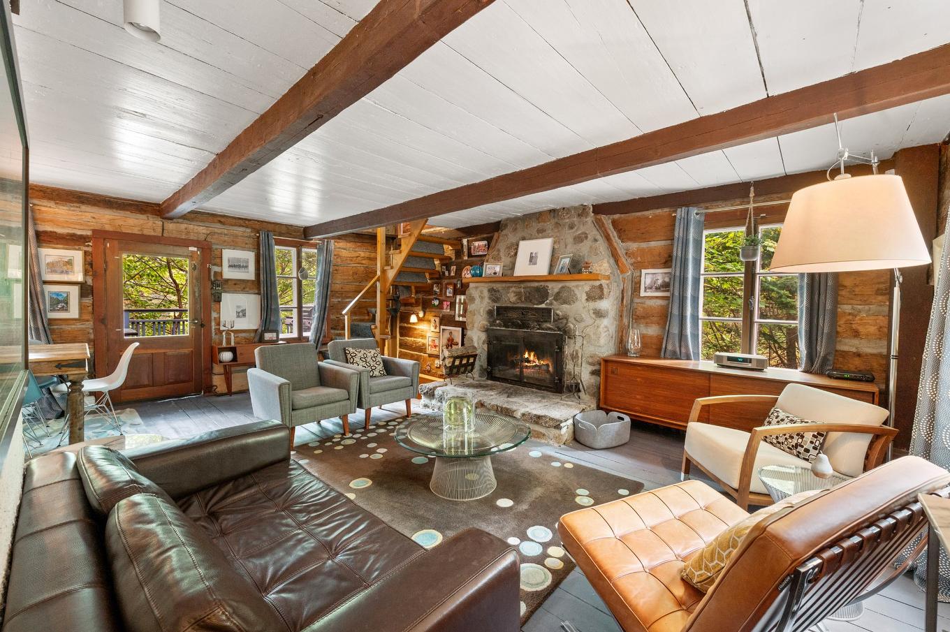 Salon - 1330 Mtée Gagnon, Val-David, QC - Indoor Photo Showing Other Room With Fireplace