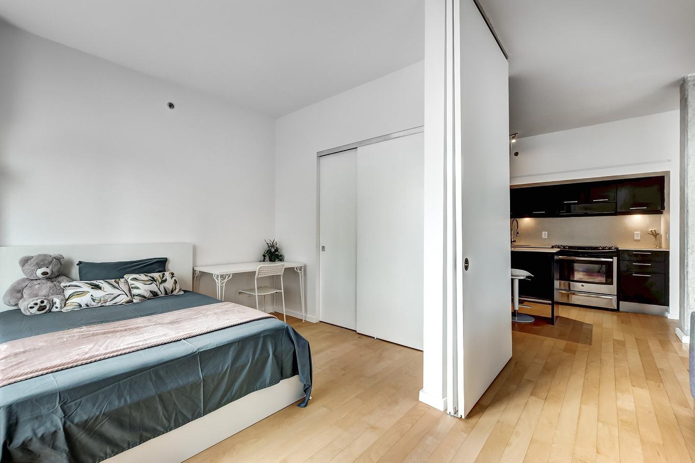 Bedroom - 2006-350 Boul. De Maisonneuve O., Montréal (Ville-Marie), QC - Indoor Photo Showing Bedroom