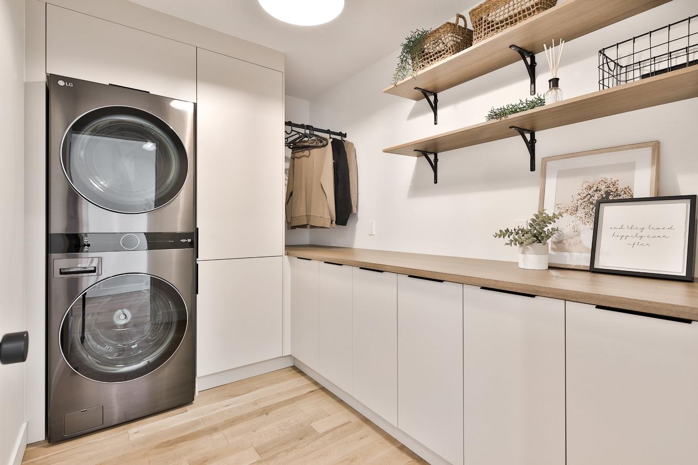 Salle de lavage - 244 8E Avenue, Richelieu, QC - Indoor Photo Showing Laundry Room