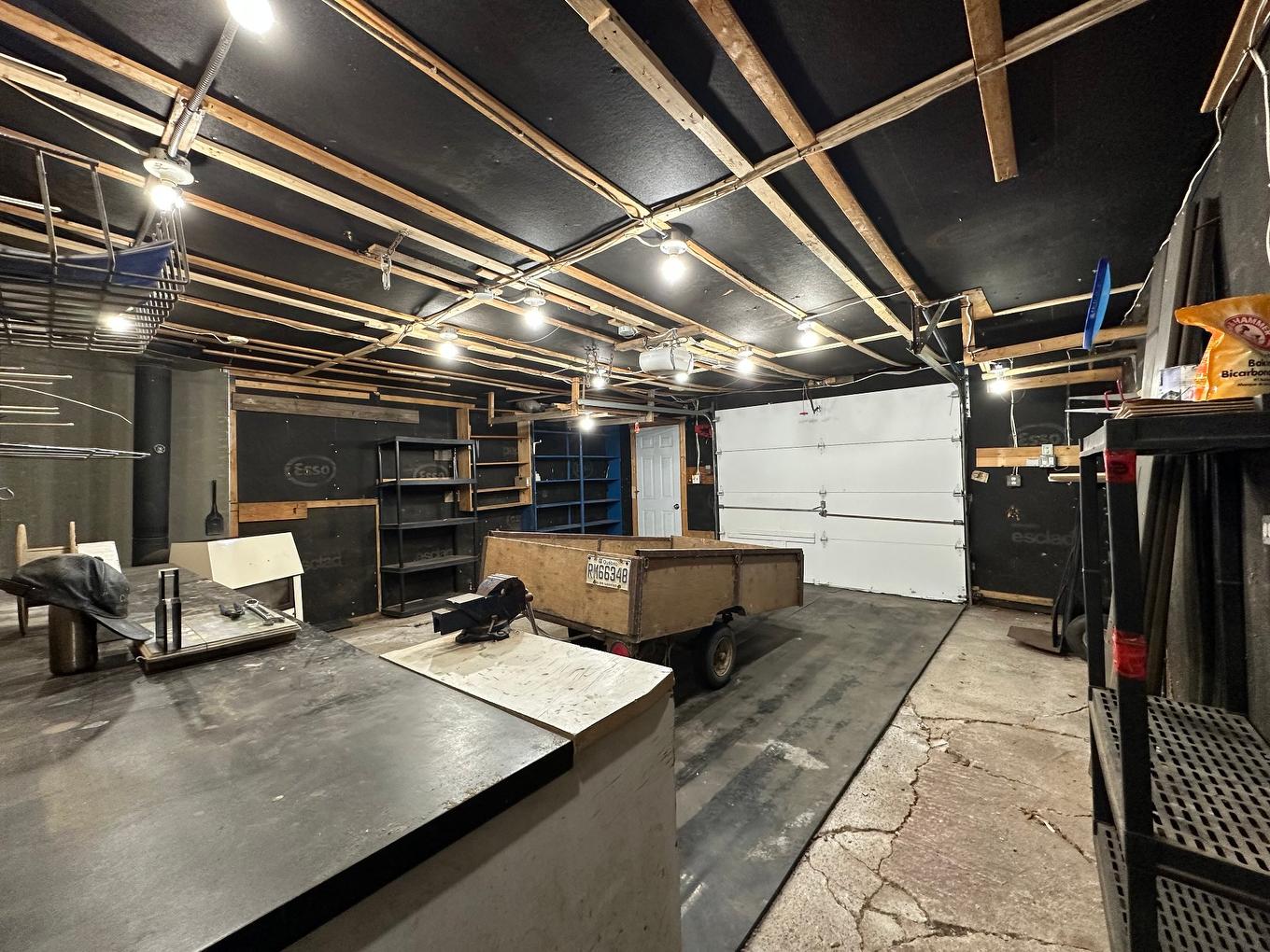 Garage - 1064 Ch. B.-Voisine, Rouyn-Noranda, QC - Indoor