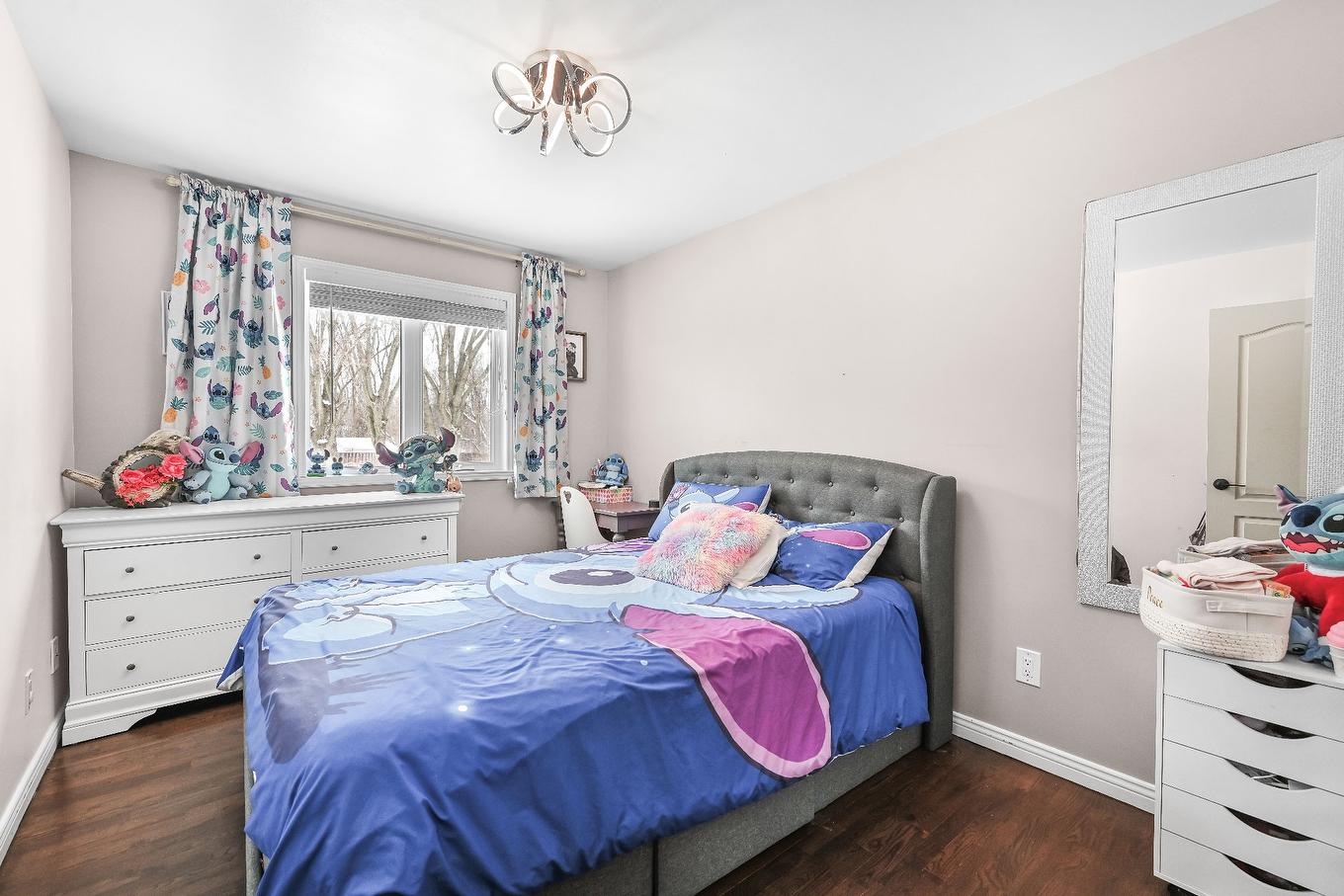 Bedroom - 225 Rue Dupont, Saint-Jean-Sur-Richelieu, QC - Indoor Photo Showing Bedroom