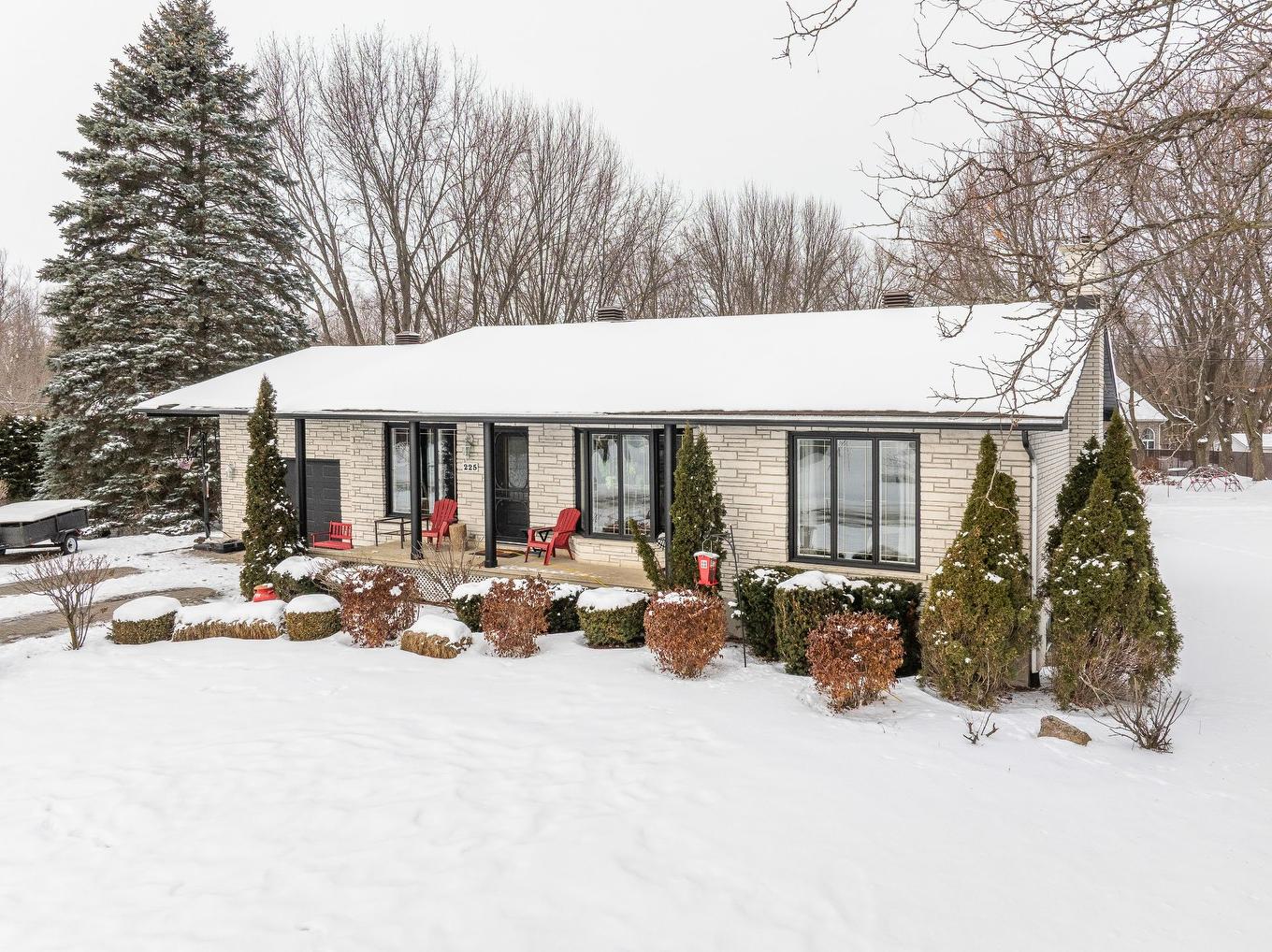 Frontage - 225 Rue Dupont, Saint-Jean-Sur-Richelieu, QC - Outdoor