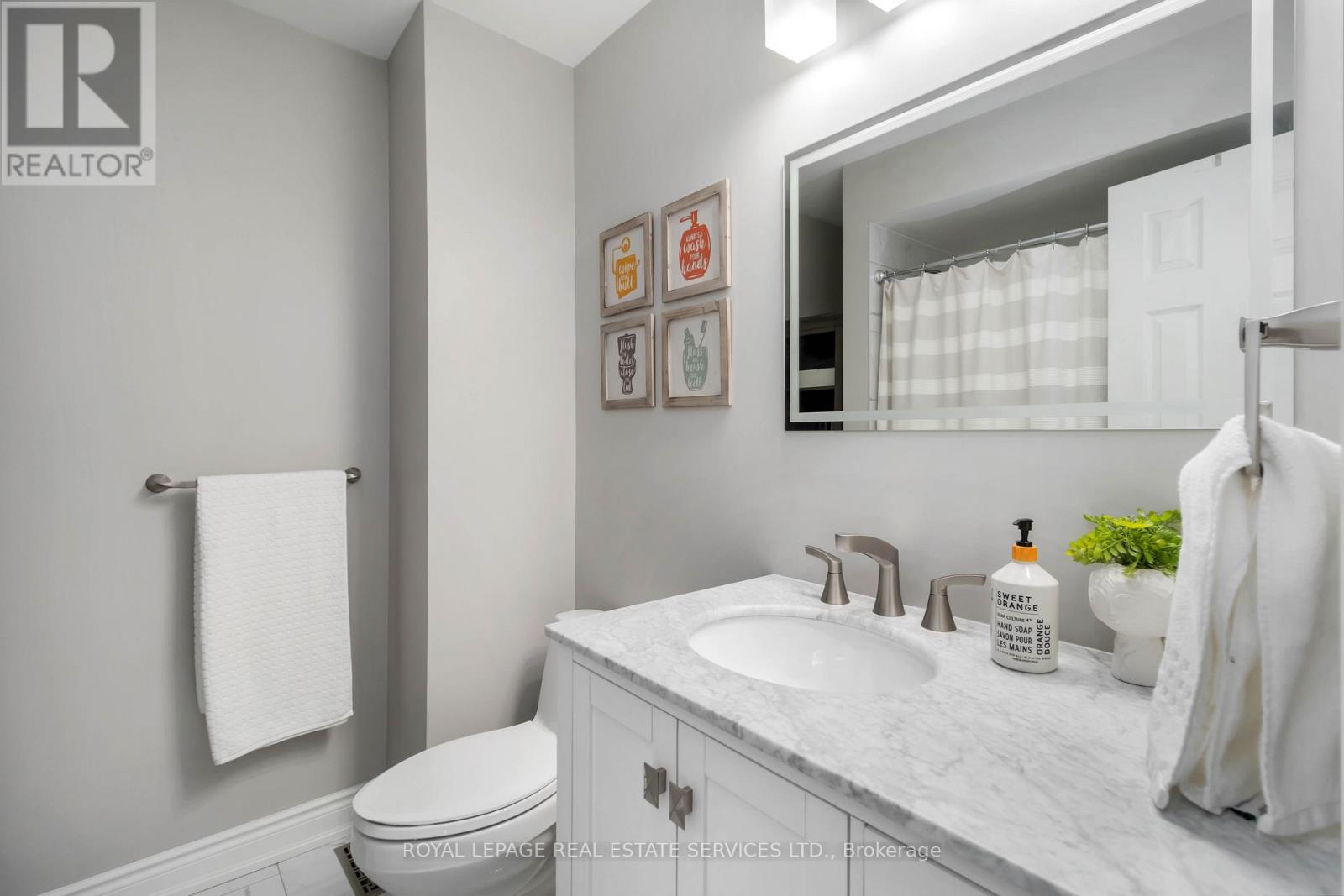 1584 Woodhenge Way, Mississauga, ON - Indoor Photo Showing Bathroom