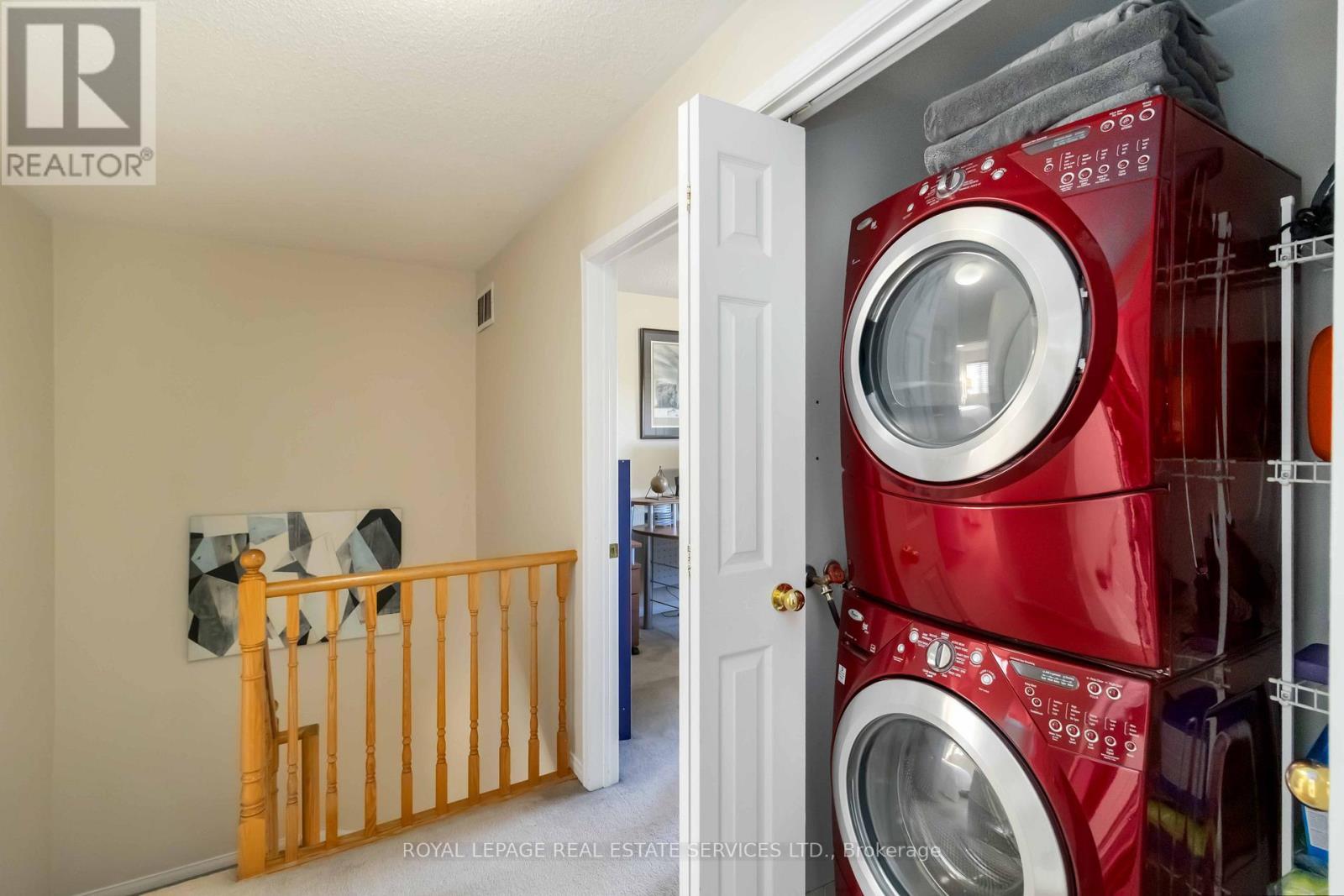 1584 Woodhenge Way, Mississauga, ON - Indoor Photo Showing Laundry Room
