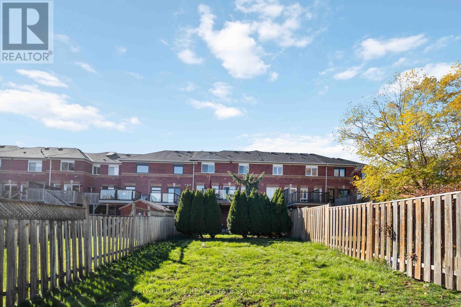 1584 Woodhenge Way, Mississauga, ON - Outdoor