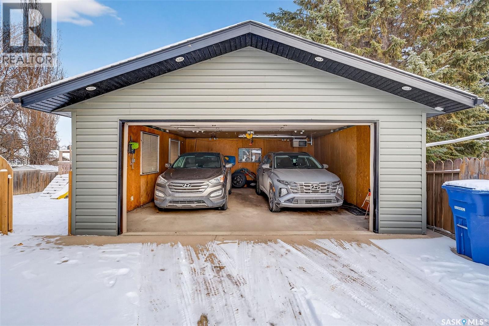 418 Tennant Way, Saskatoon, SK - Outdoor With Exterior