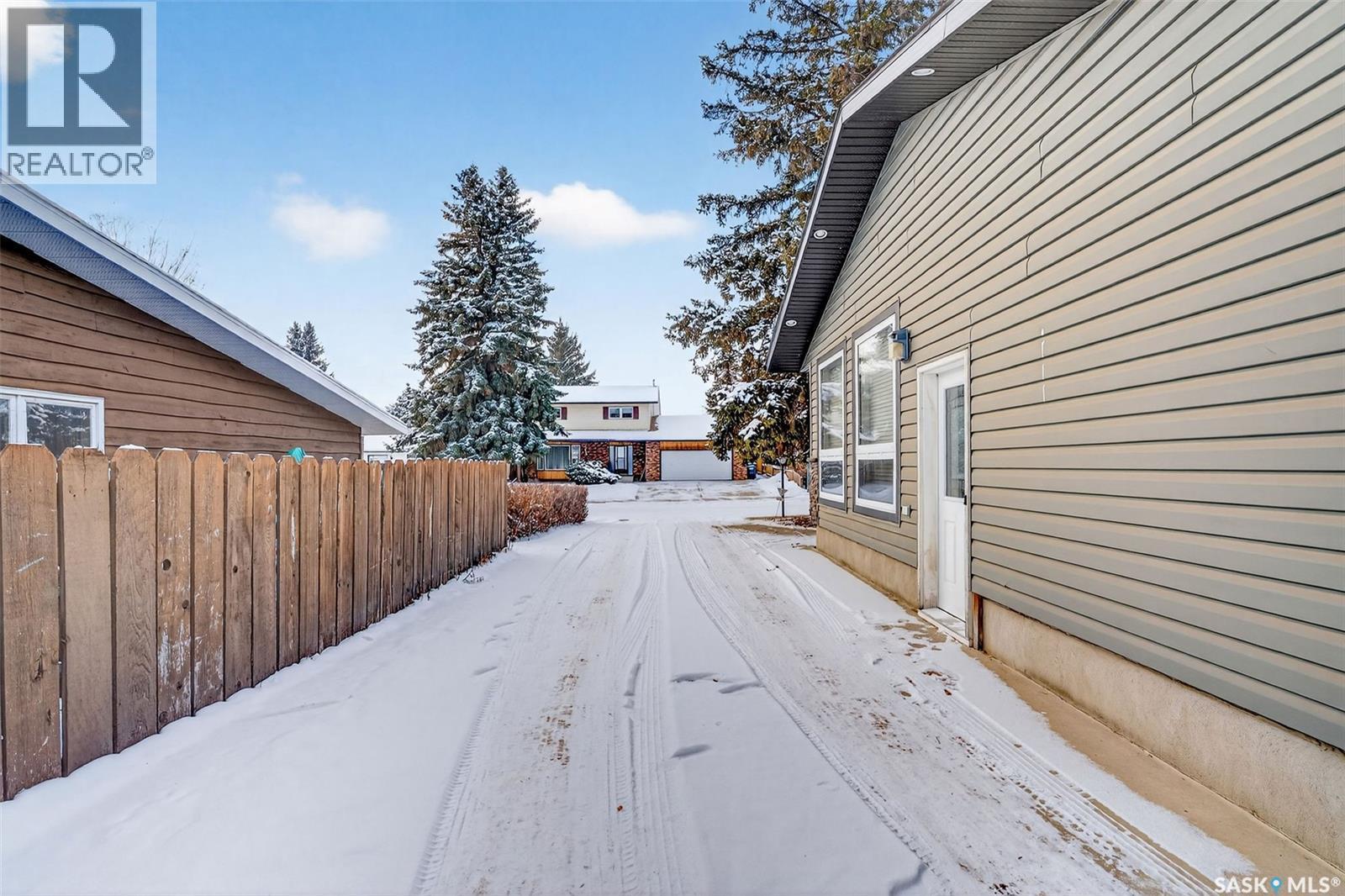 418 Tennant Way, Saskatoon, SK - Outdoor