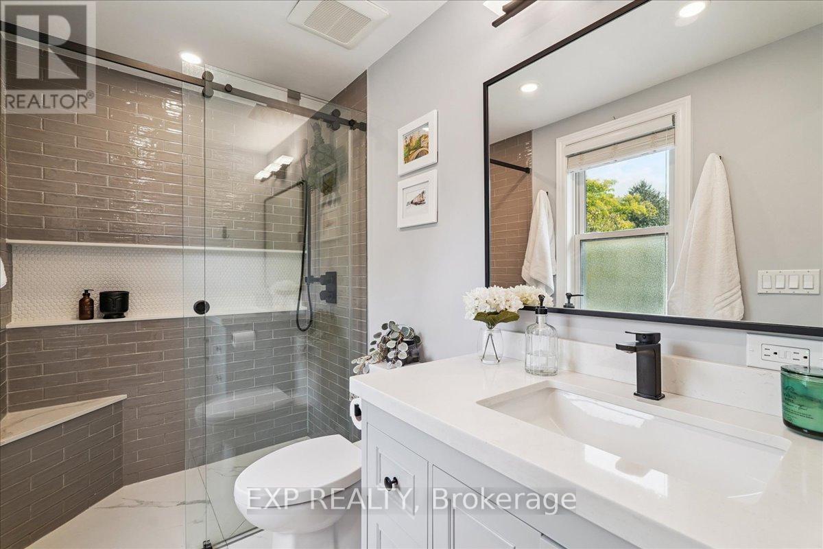 1923 Steepbank Crescent, Mississauga, ON - Indoor Photo Showing Bathroom