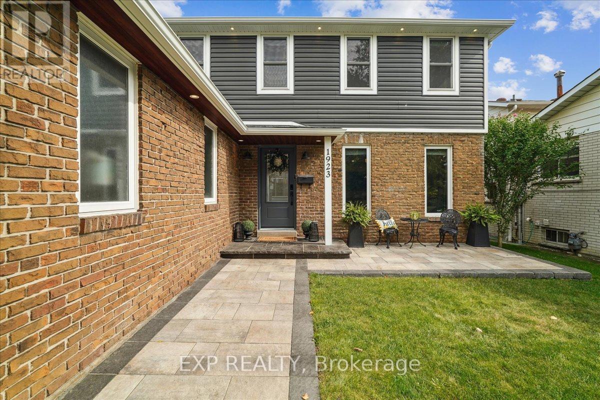 1923 Steepbank Crescent, Mississauga, ON - Outdoor With Exterior