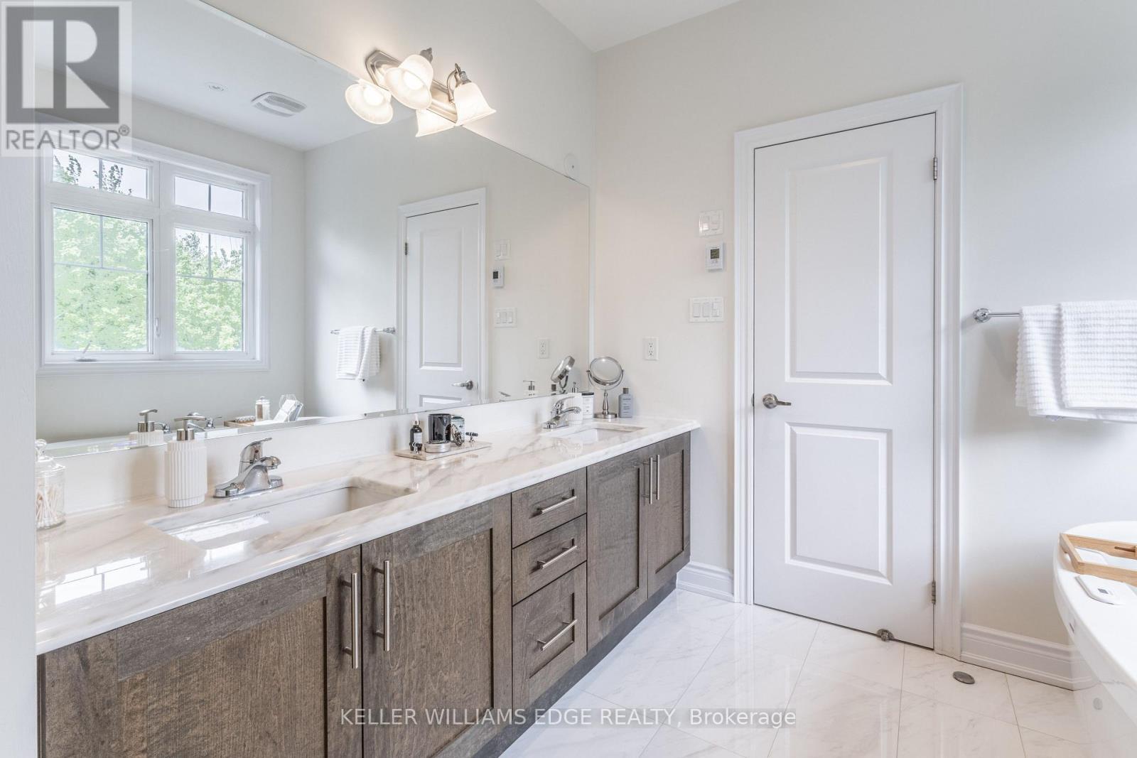 64 Elysian Fields Circle, Brampton, ON - Indoor Photo Showing Bathroom