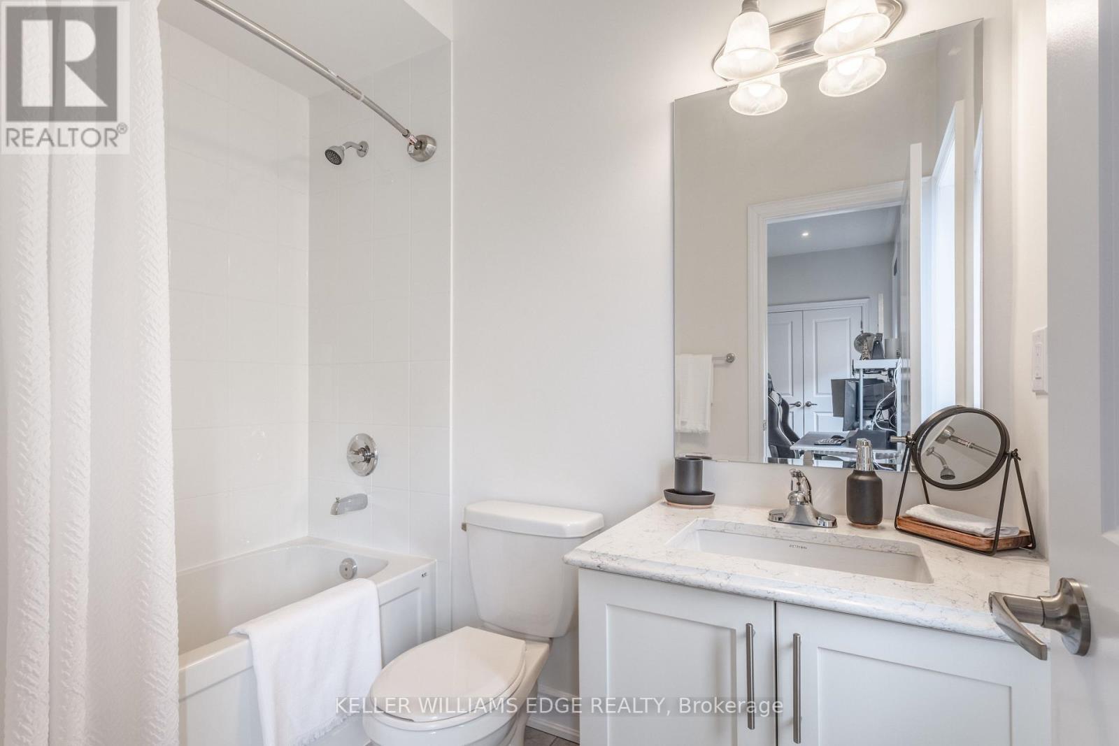 64 Elysian Fields Circle, Brampton, ON - Indoor Photo Showing Bathroom