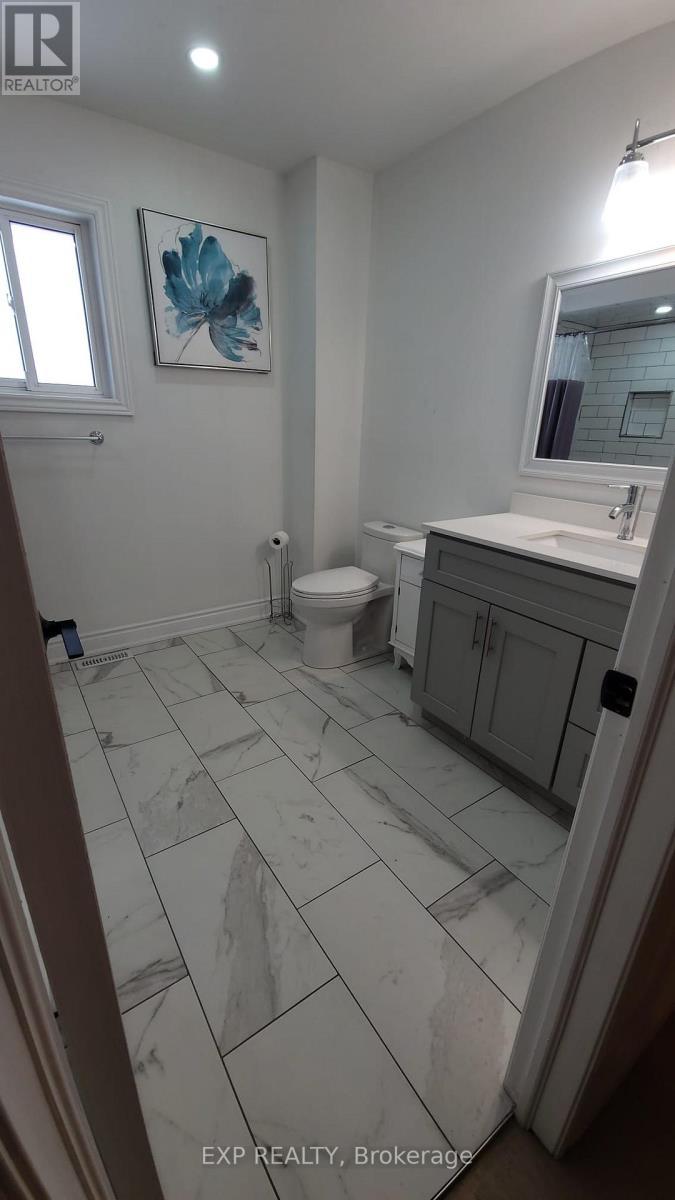 4483 Radisson Crescent, Mississauga, ON - Indoor Photo Showing Bathroom
