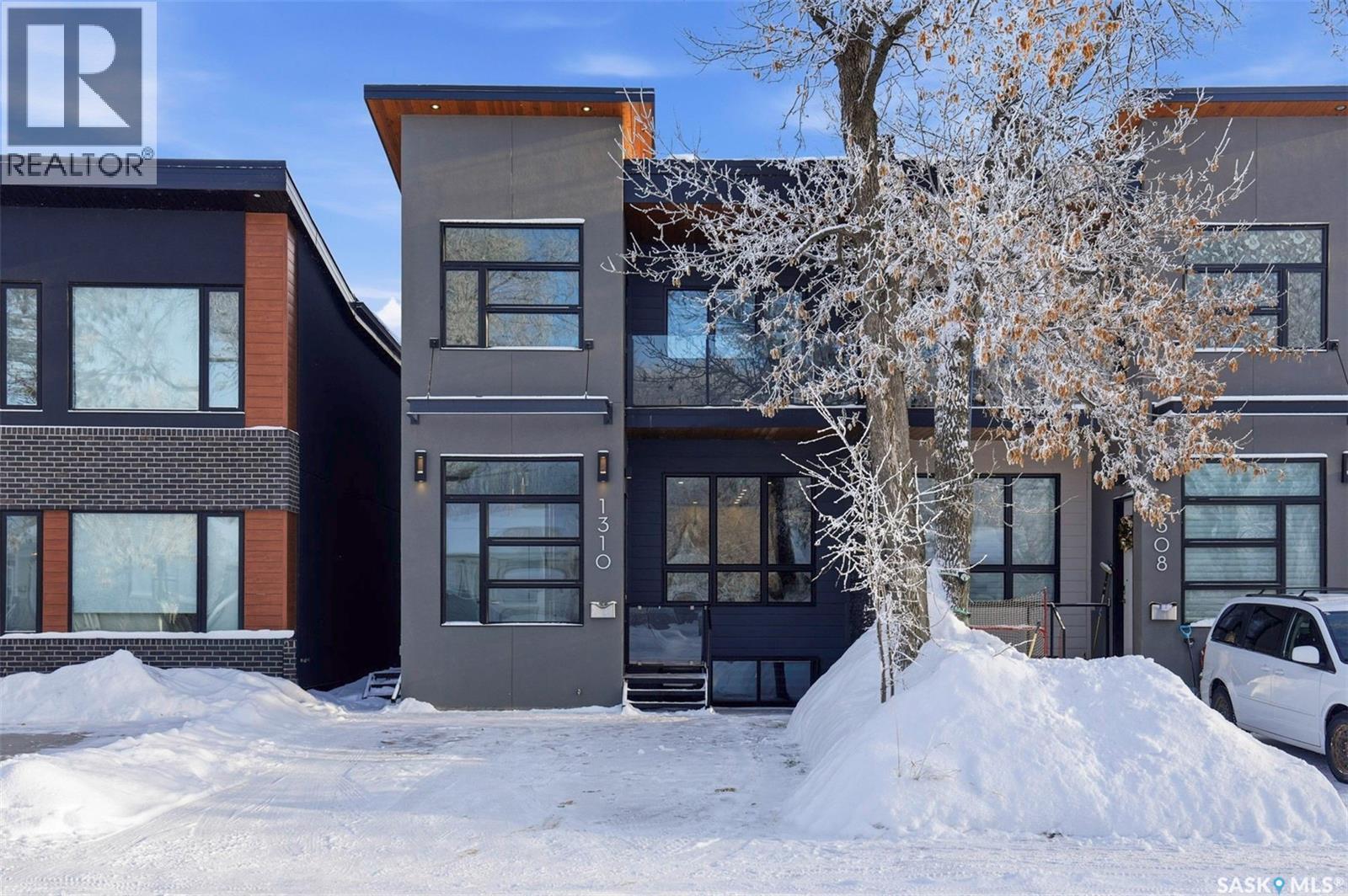 1310 Empress Avenue, Saskatoon, SK - Outdoor With Facade