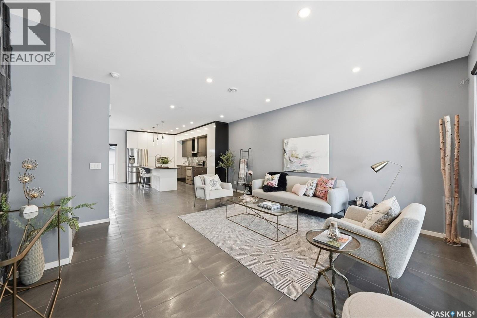 1310 Empress Avenue, Saskatoon, SK - Indoor Photo Showing Living Room