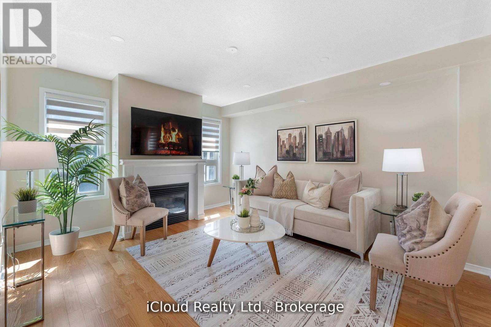 4758 Allegheny Road, Mississauga, ON - Indoor Photo Showing Living Room With Fireplace