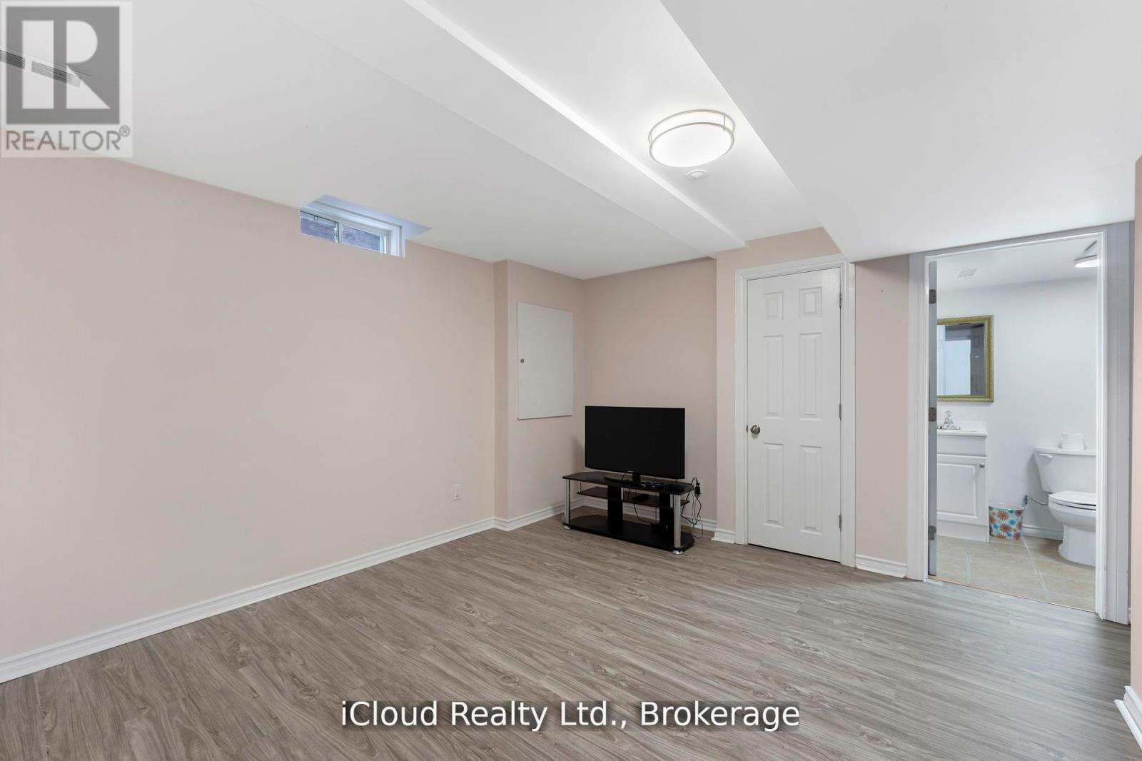 4758 Allegheny Road, Mississauga, ON - Indoor