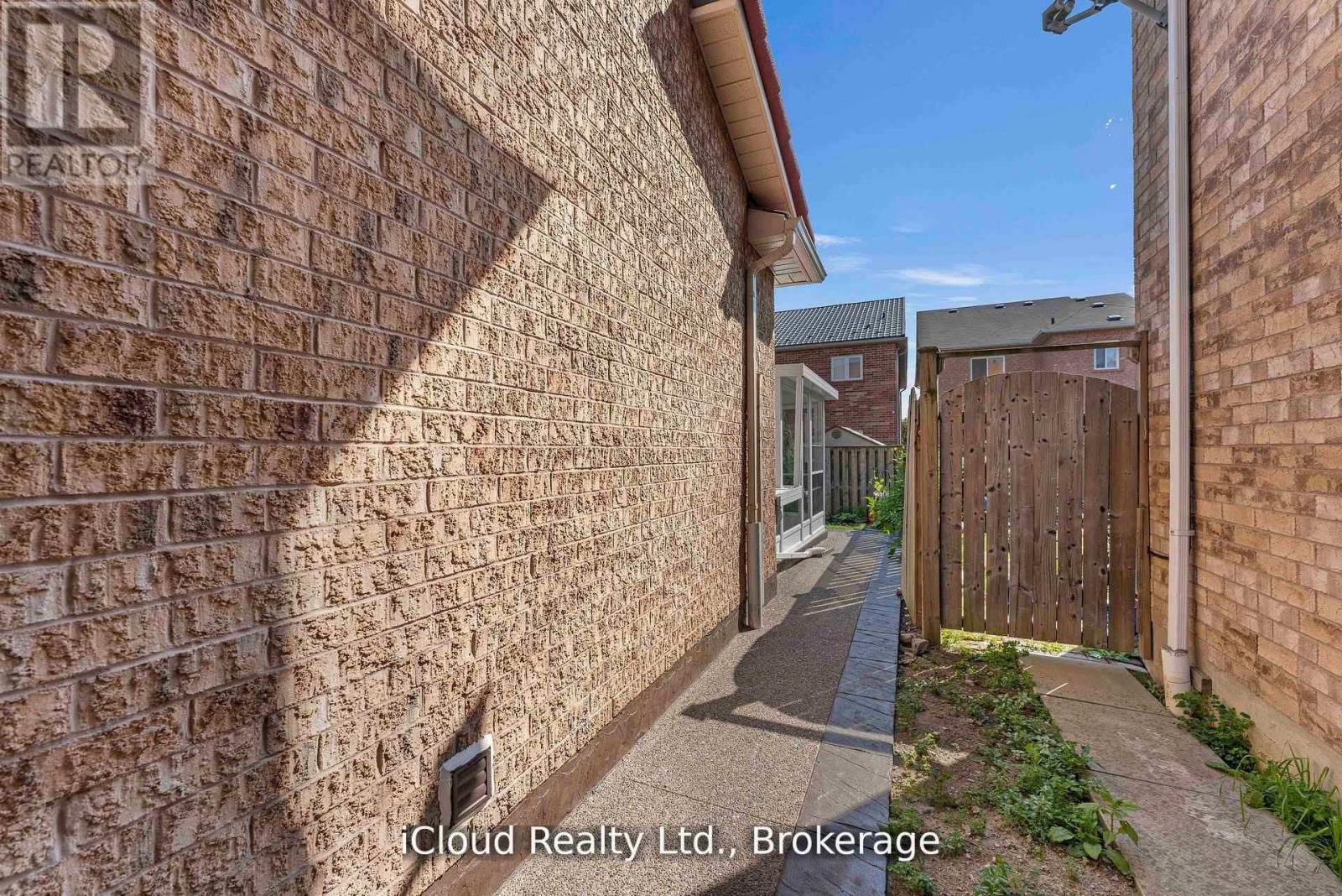 4758 Allegheny Road, Mississauga, ON - Outdoor