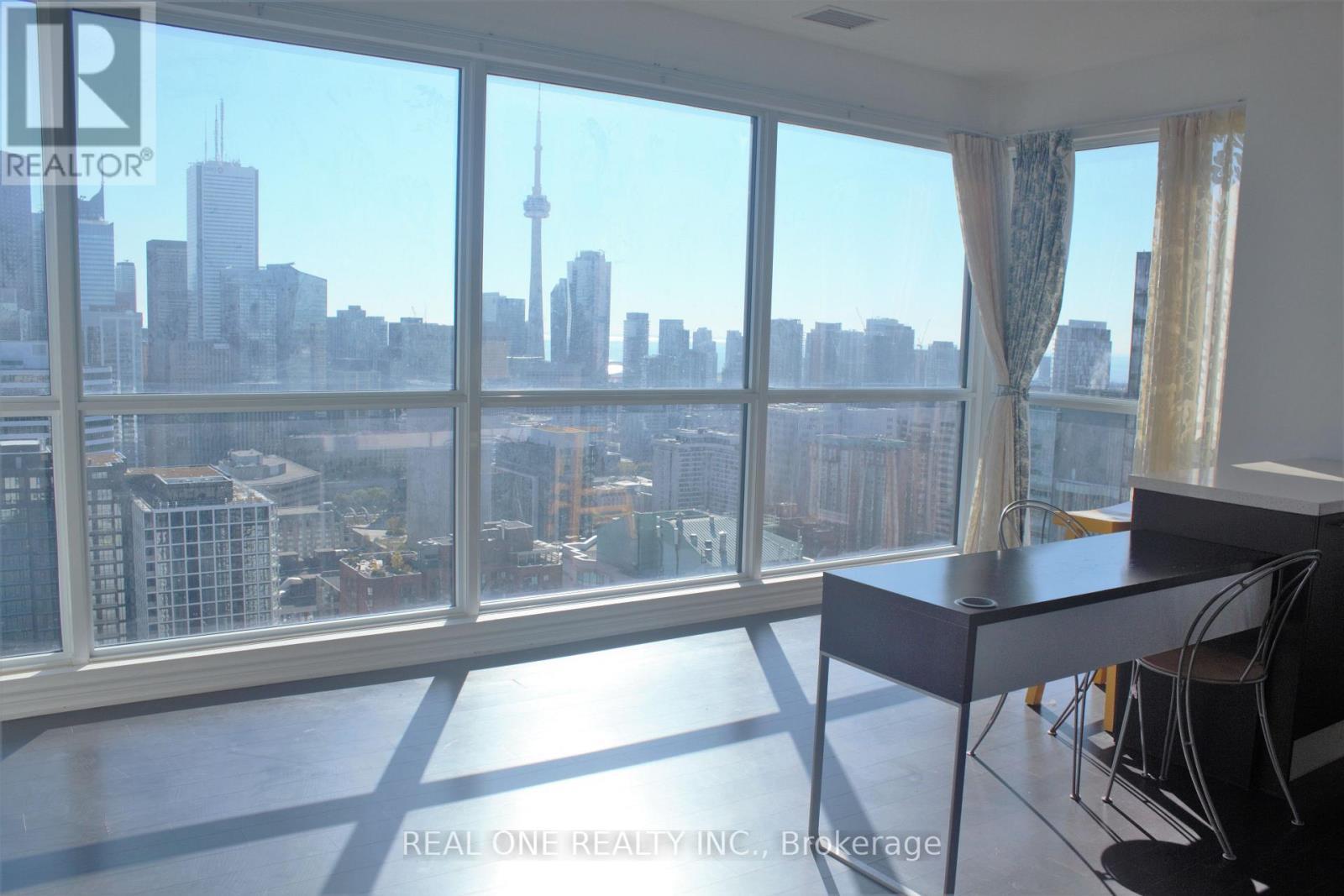 4010 - 386 Yonge Street, Toronto, ON - Indoor