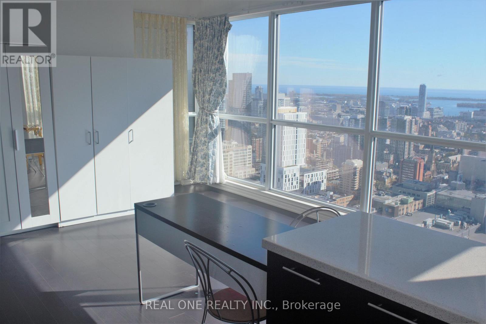 4010 - 386 Yonge Street, Toronto, ON - Indoor Photo Showing Other Room