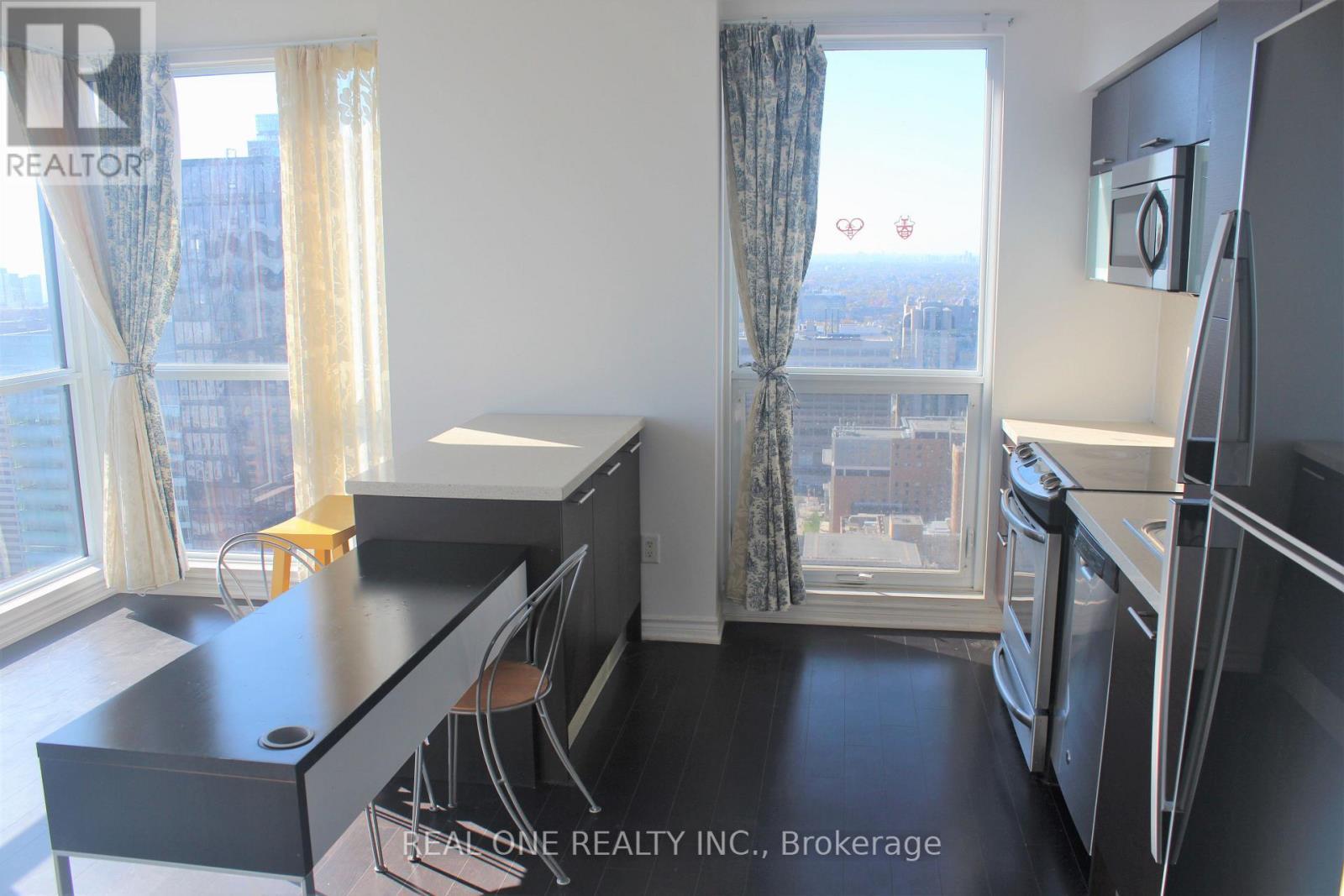 4010 - 386 Yonge Street, Toronto, ON - Indoor Photo Showing Other Room