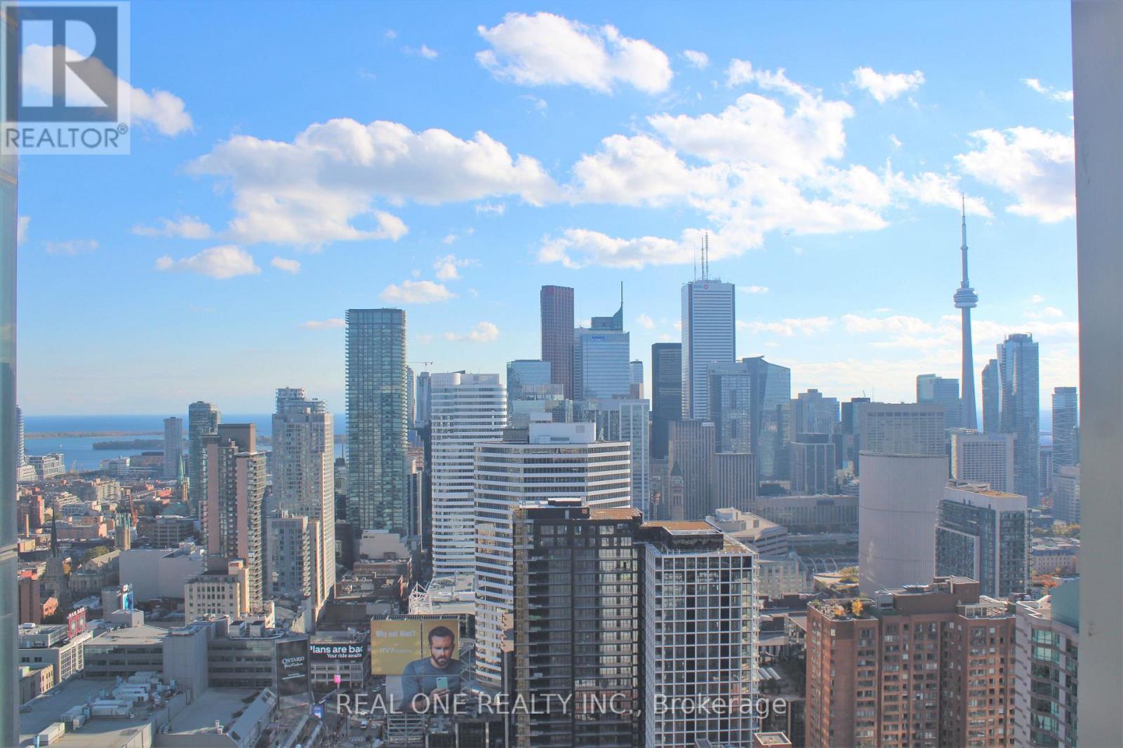 4010 - 386 Yonge Street, Toronto, ON - Outdoor With View