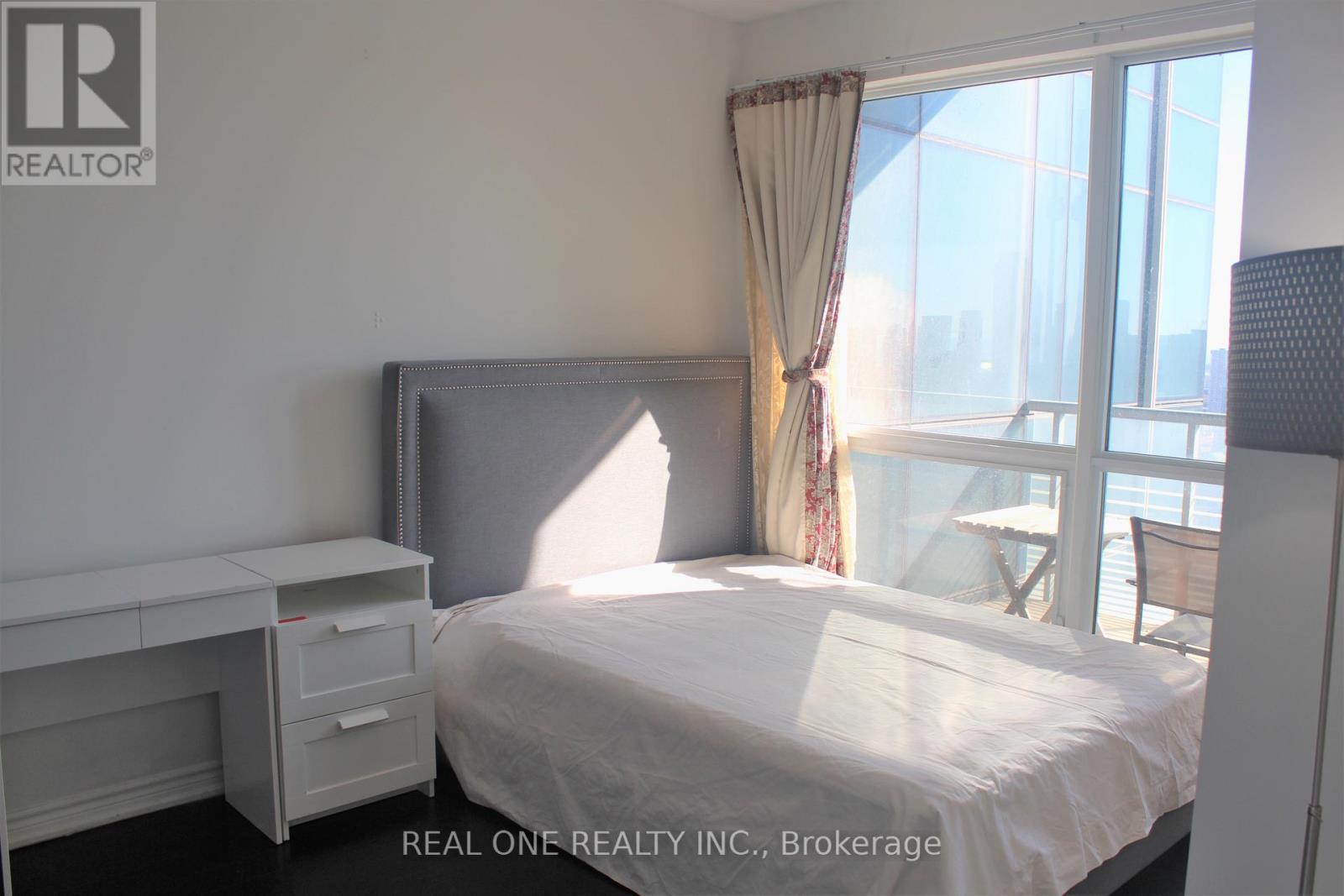 4010 - 386 Yonge Street, Toronto, ON - Indoor Photo Showing Bedroom