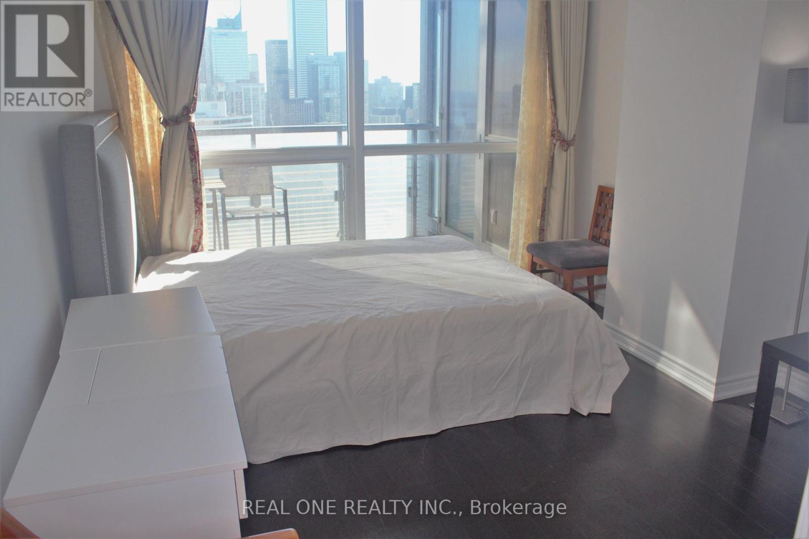 4010 - 386 Yonge Street, Toronto, ON - Indoor Photo Showing Bedroom