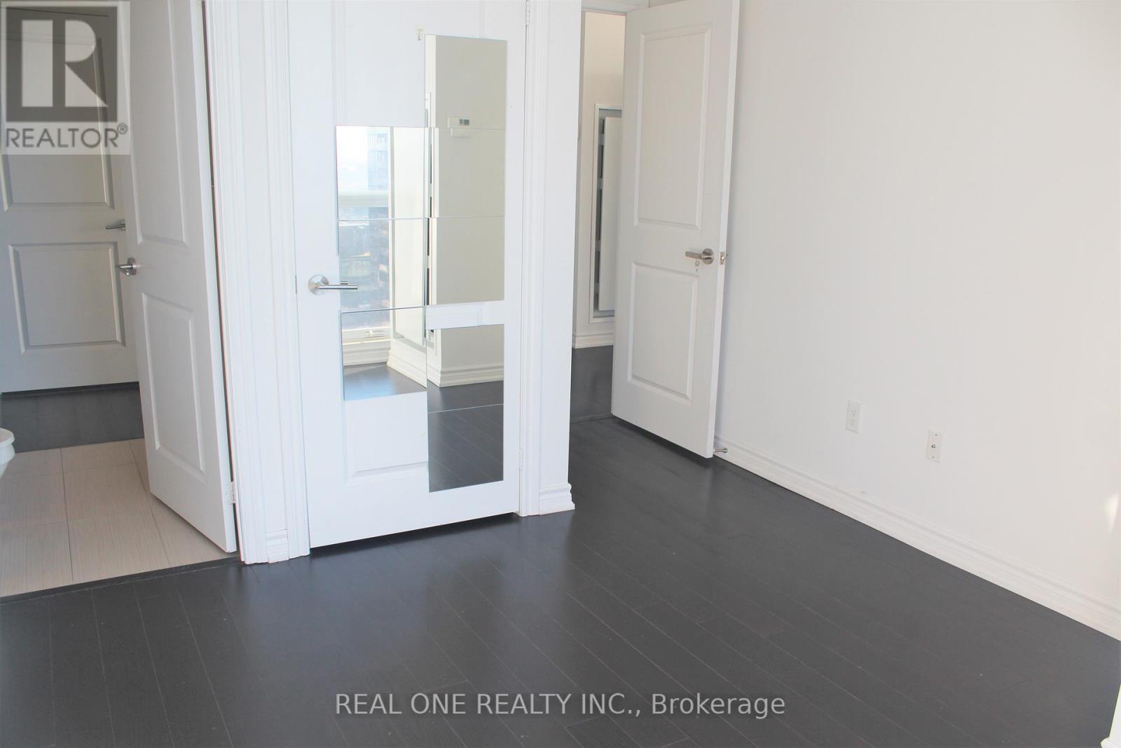 4010 - 386 Yonge Street, Toronto, ON - Indoor Photo Showing Other Room