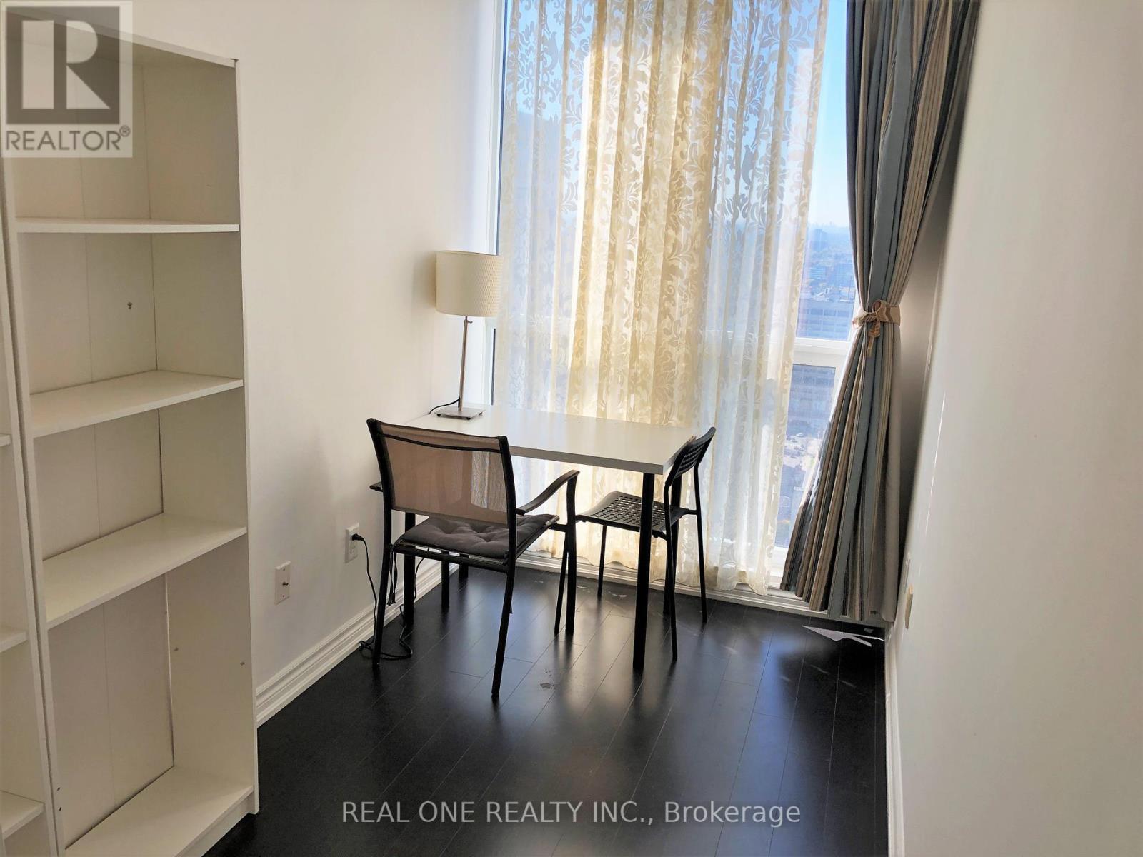 4010 - 386 Yonge Street, Toronto, ON - Indoor