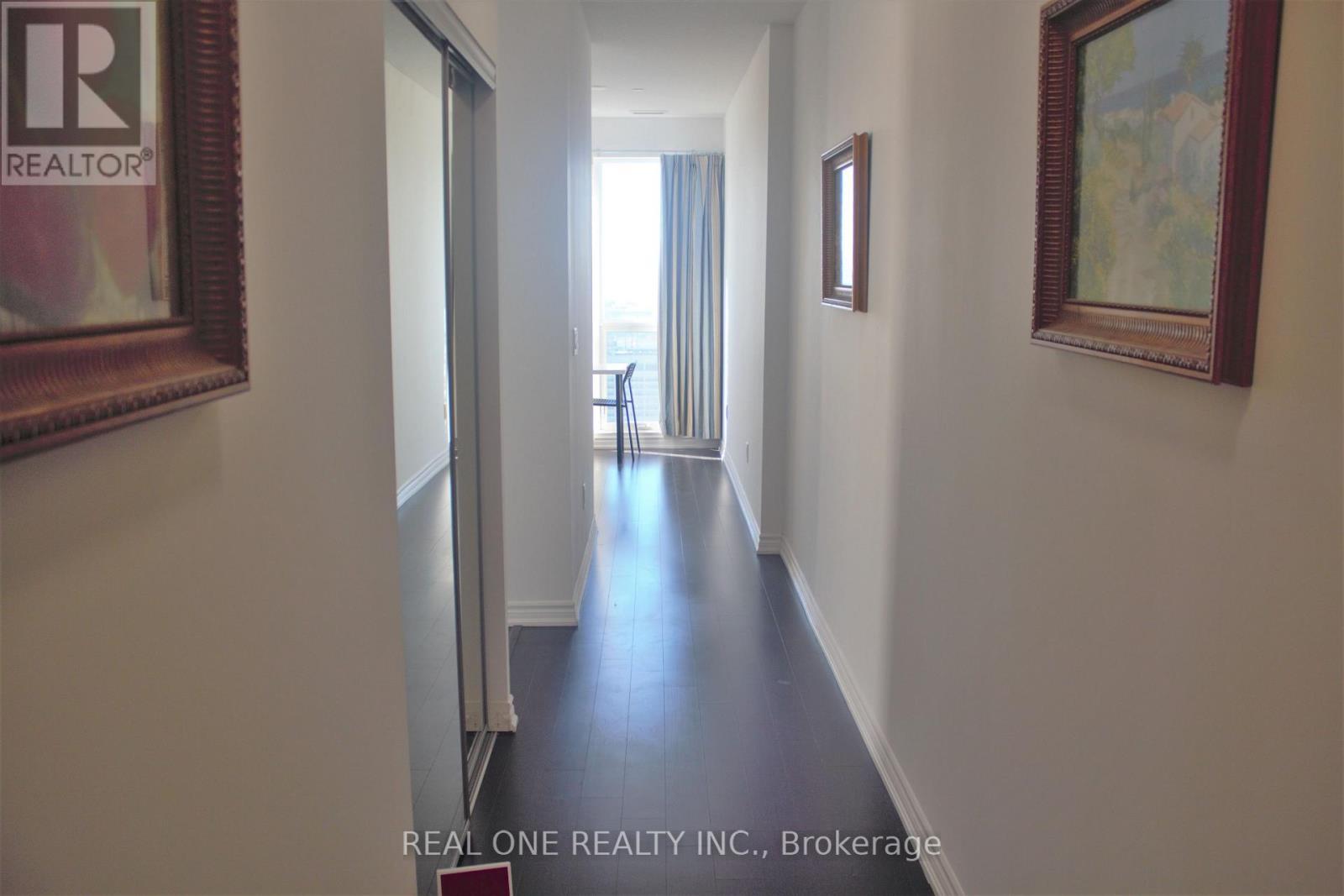 4010 - 386 Yonge Street, Toronto, ON - Indoor Photo Showing Other Room