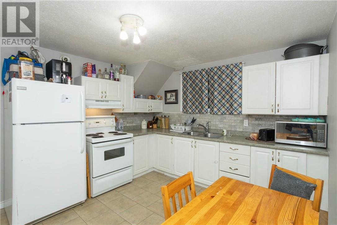 3235 Errington Avenue, Chelmsford, ON