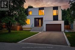 1405 ACTON CRESCENT Oakville, ON L6J 2S6