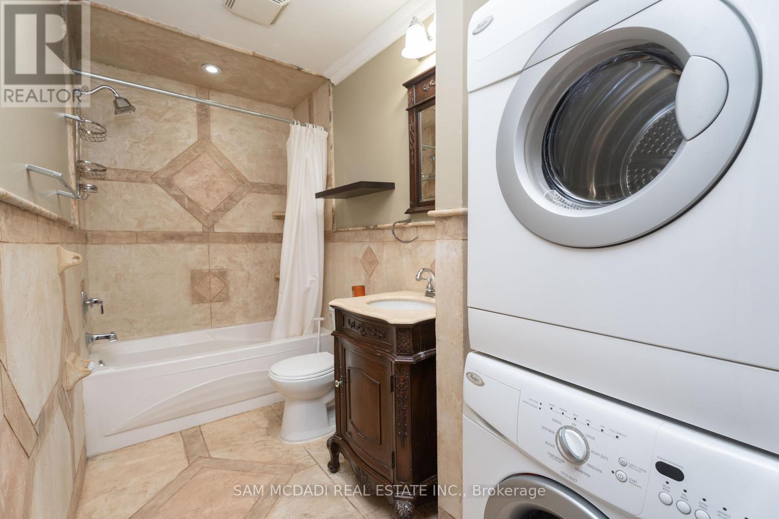 2489 Olinda Court, Mississauga, ON - Indoor Photo Showing Laundry Room