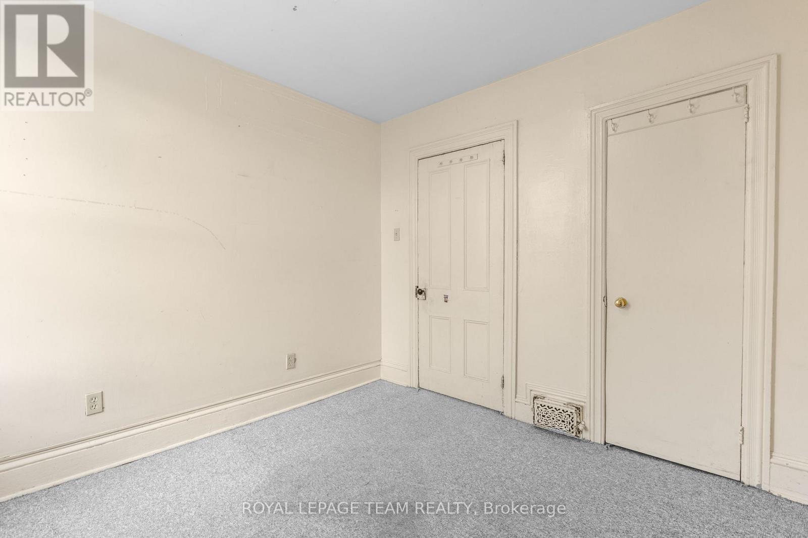 2nd level primary bed - 498 Gladstone Avenue, Ottawa, ON - Indoor Photo Showing Other Room
