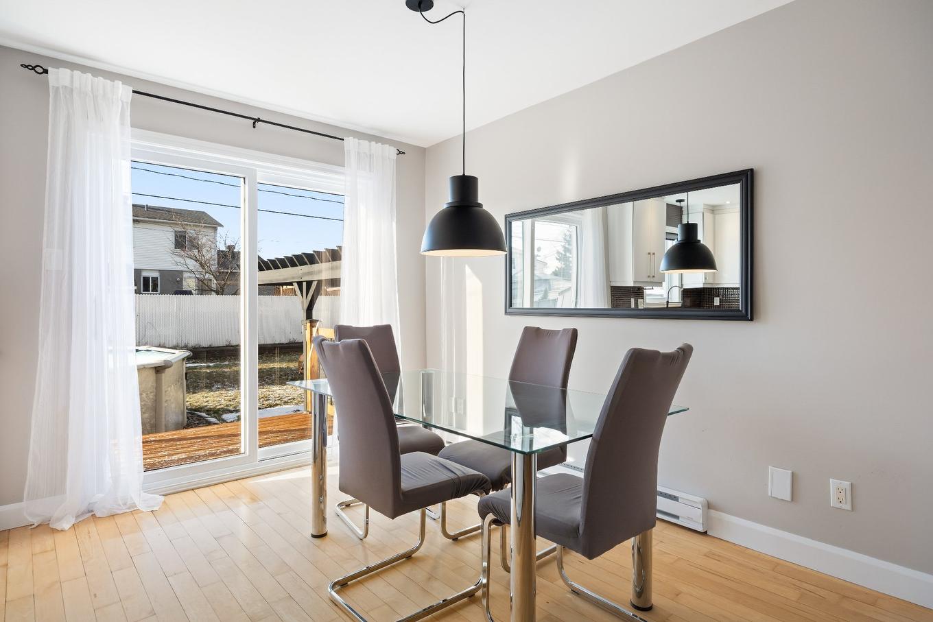 Dining room - 475 Boul. Des Prés-Verts, La Prairie, QC - Indoor Photo Showing Dining Room