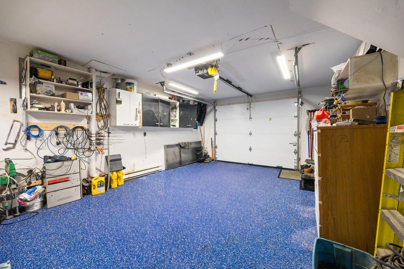 Garage - 475 Boul. Des Prés-Verts, La Prairie, QC - Indoor Photo Showing Garage