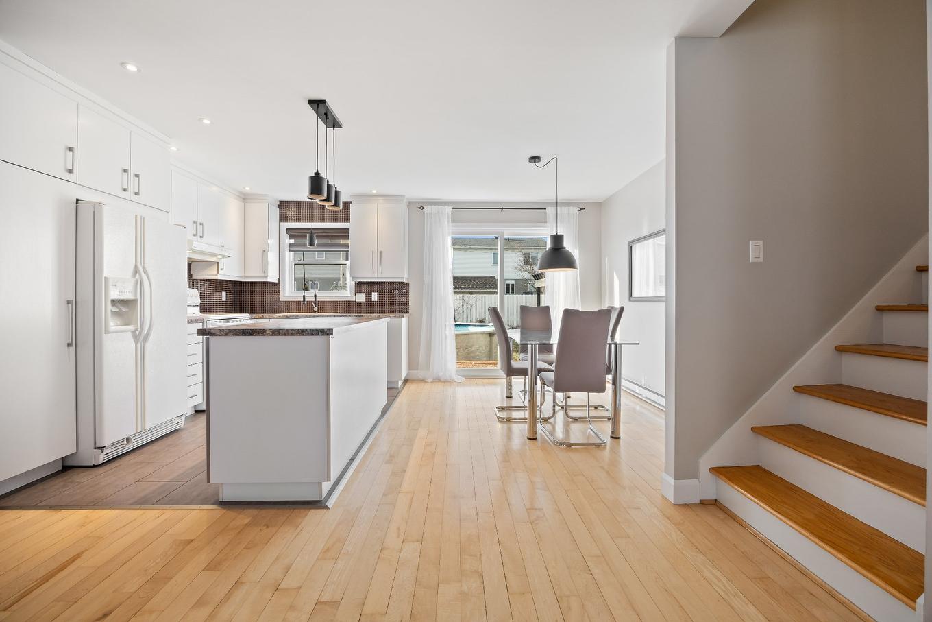 Overall view - 475 Boul. Des Prés-Verts, La Prairie, QC - Indoor Photo Showing Kitchen