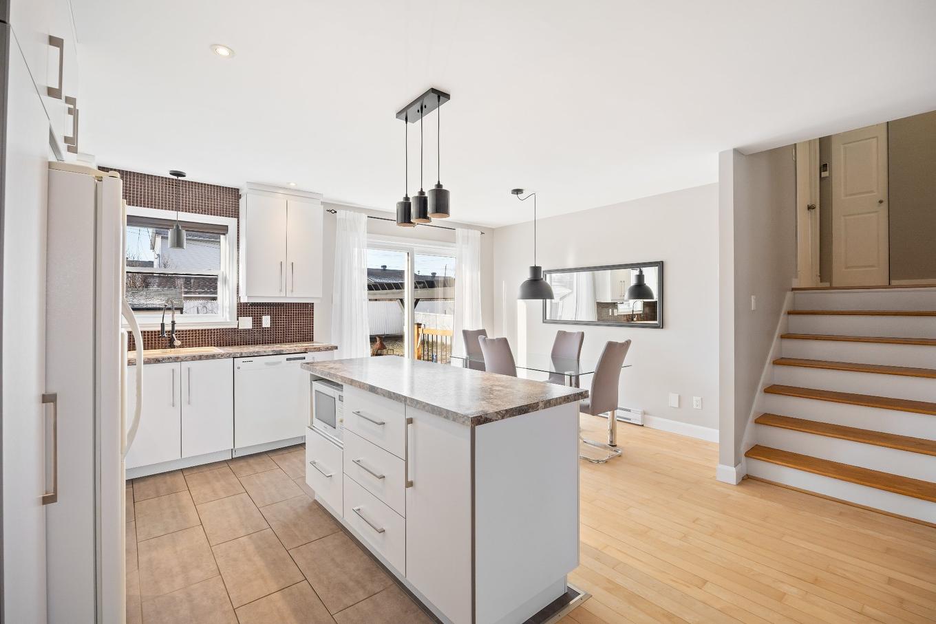 Kitchen - 475 Boul. Des Prés-Verts, La Prairie, QC - Indoor Photo Showing Kitchen