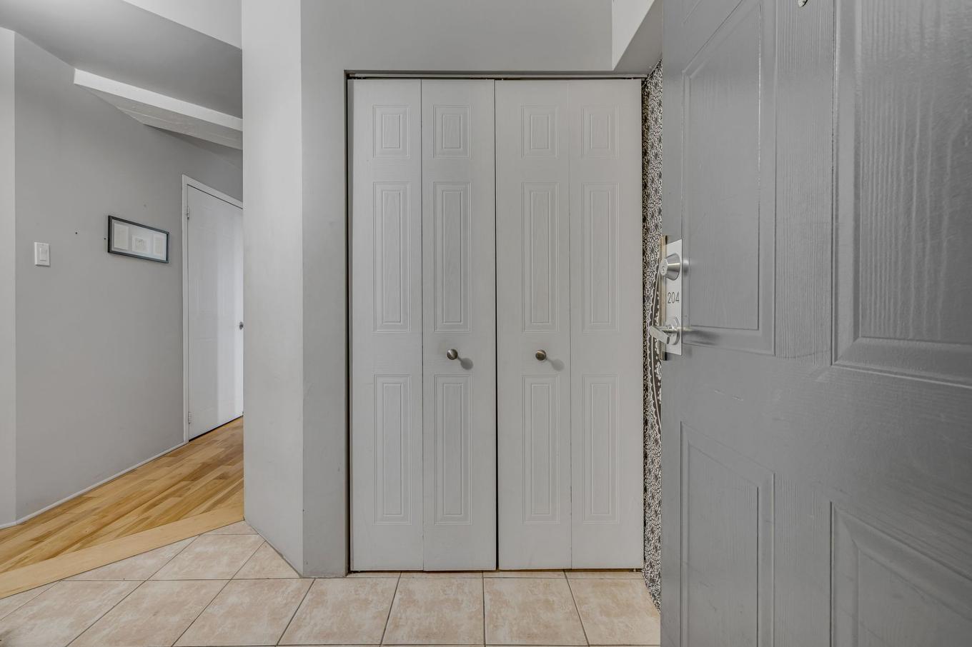 Hall d'entrée/Vestibule - 204-282 Rue St-Joseph E., Québec (La Cité-Limoilou), QC - Indoor Photo Showing Other Room