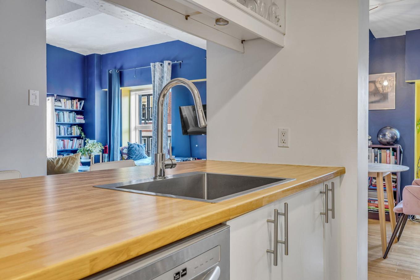 Cuisine - 204-282 Rue St-Joseph E., Québec (La Cité-Limoilou), QC - Indoor Photo Showing Kitchen