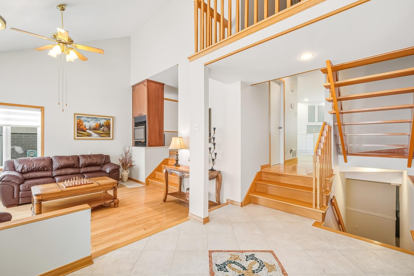 Hall - 565 Rue Des Tulipes, La Prairie, QC - Indoor