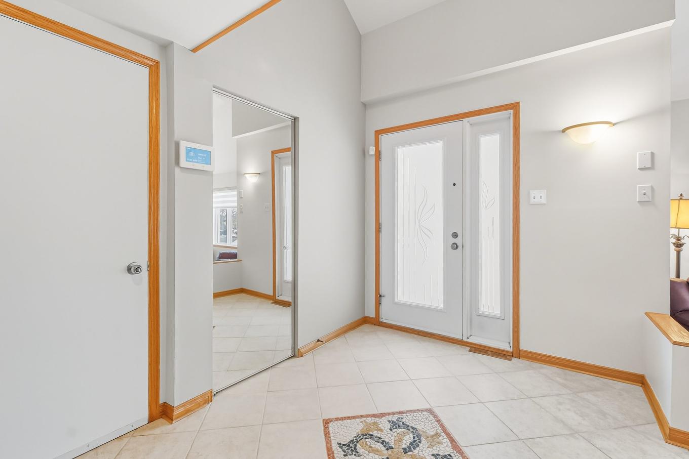 Hall - 565 Rue Des Tulipes, La Prairie, QC - Indoor Photo Showing Other Room