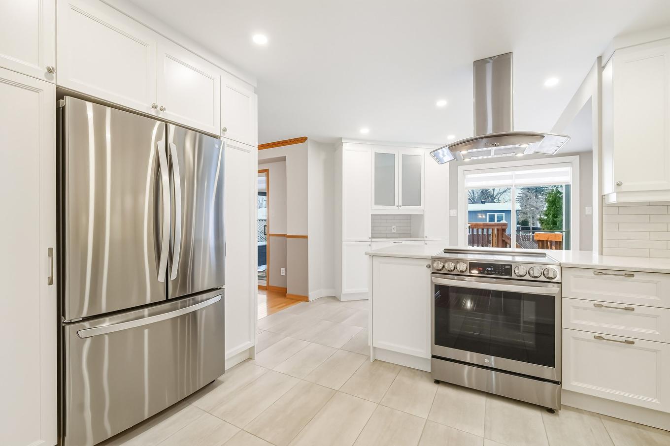 Kitchen - 565 Rue Des Tulipes, La Prairie, QC - Indoor Photo Showing Kitchen