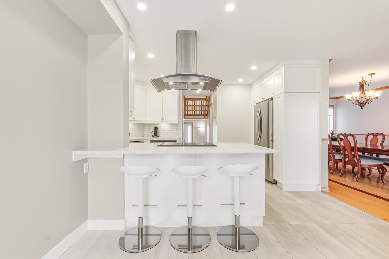 Kitchen - 565 Rue Des Tulipes, La Prairie, QC - Indoor Photo Showing Kitchen