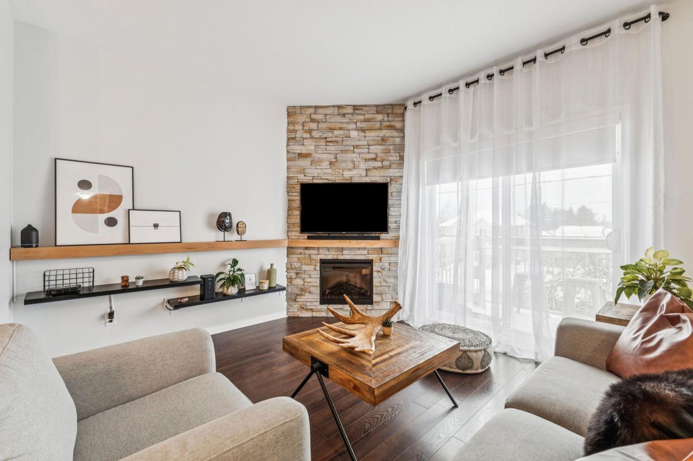 Salon - 3-1490 Boul. Maloney E., Gatineau (Gatineau), QC - Indoor Photo Showing Living Room With Fireplace